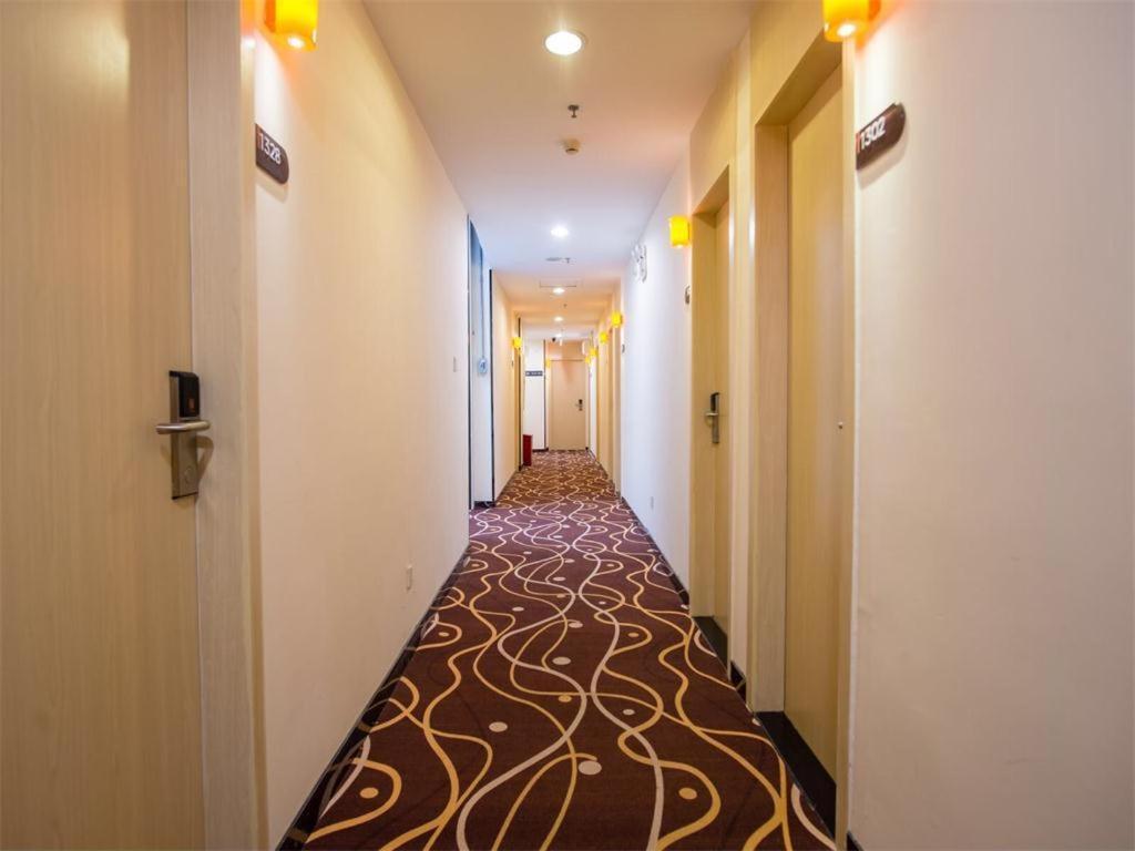 فندق 7 Days Premium Jiangmen Diwang Plaza Branch المظهر الخارجي الصورة